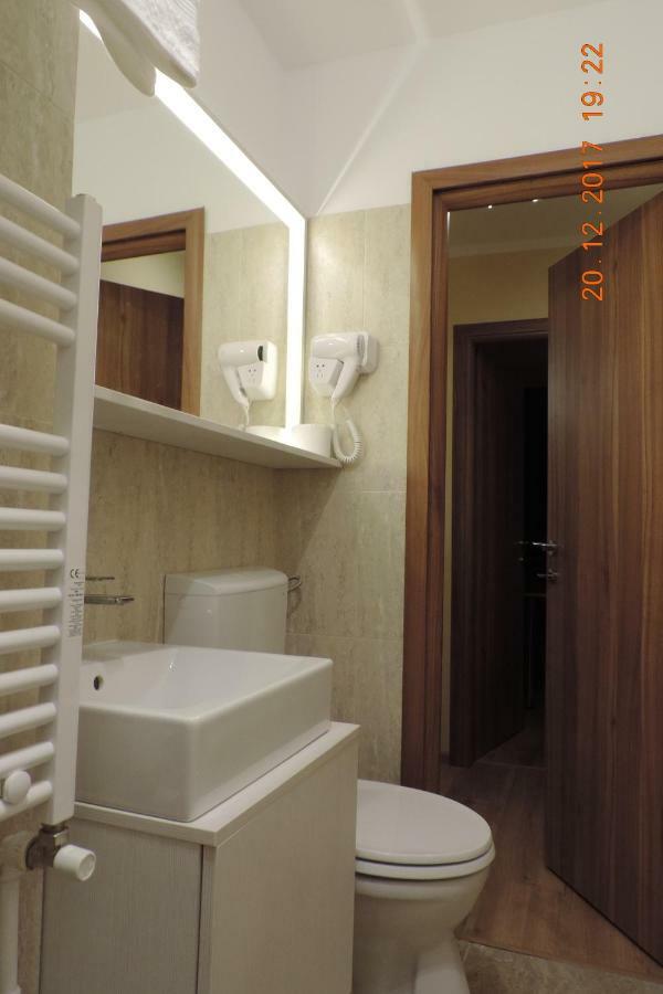 The Best Location Accommodation Букурещ Екстериор снимка