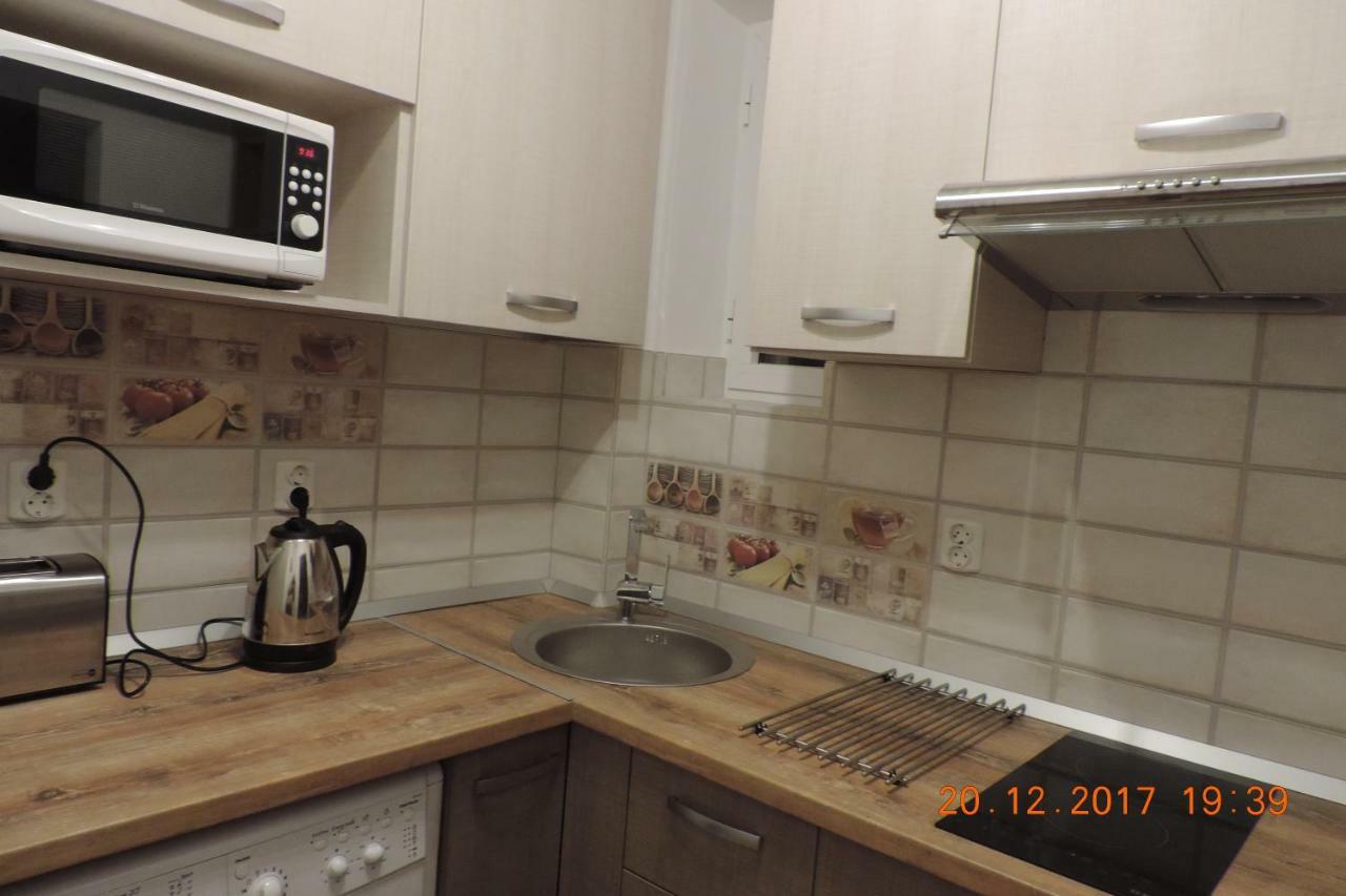 The Best Location Accommodation Букурещ Екстериор снимка