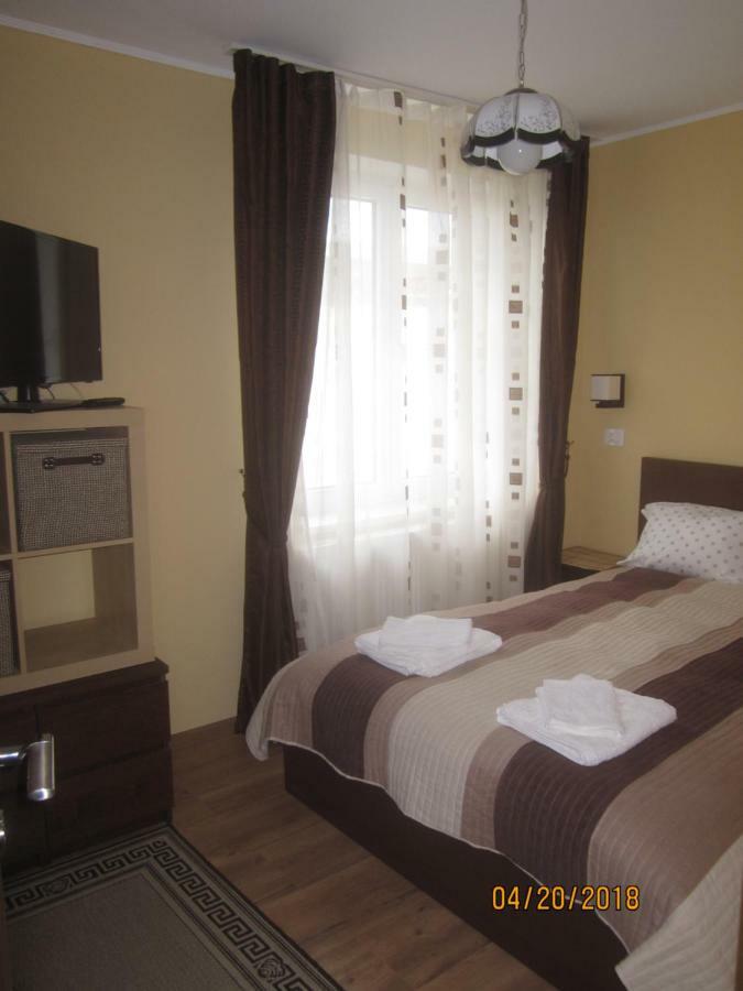 The Best Location Accommodation Букурещ Екстериор снимка