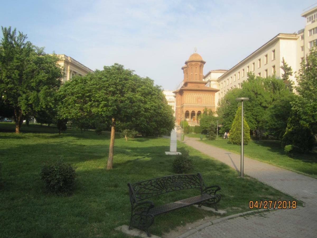 The Best Location Accommodation Букурещ Екстериор снимка